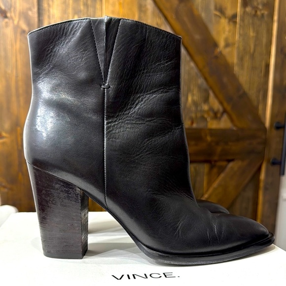 VINCE Erving Ankle Booties - Picture 1 of 10